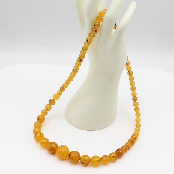 Vintage orange bead necklace - Picture 3 of 5